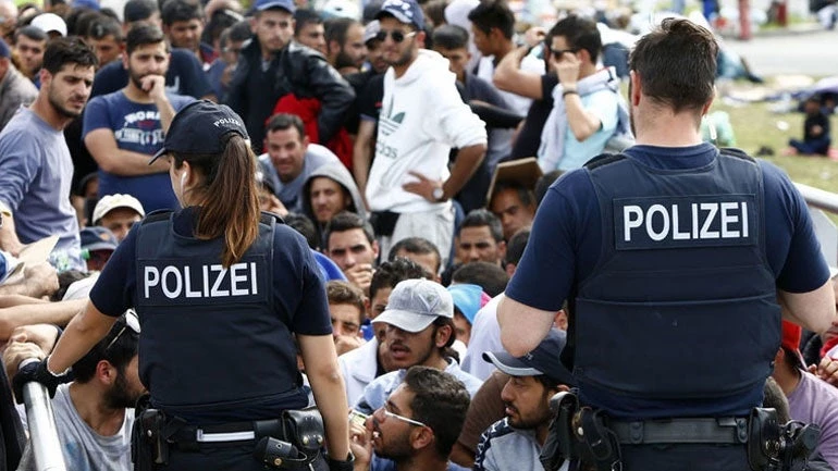 Γερμανία: Οι περισσότεροι πολίτες τάσσονται υπέρ σκληρότερων μέτρων για την αντιμετώπιση της μεταναστευτικής κρίσης